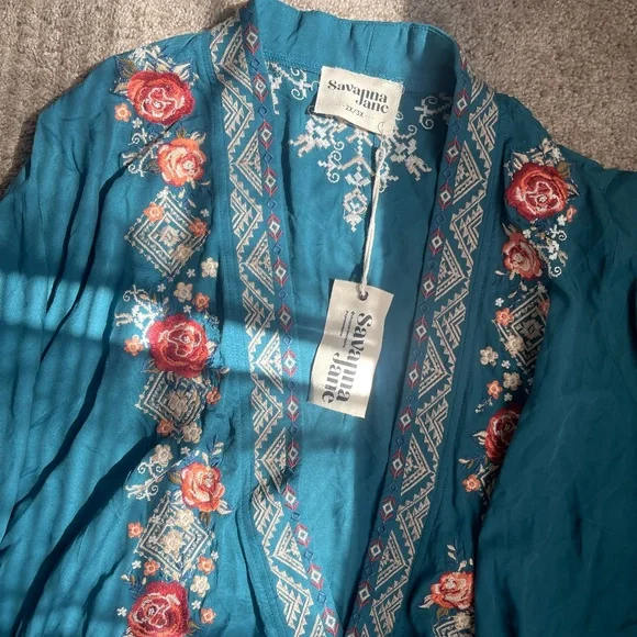 Savanna Jane floral kimono - Picture 1 of 3